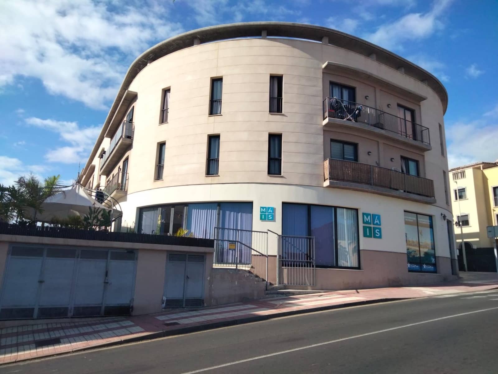 2 bedroom Apartment for sale in Adeje with garage - € 274,900 (Ref: 9849383)