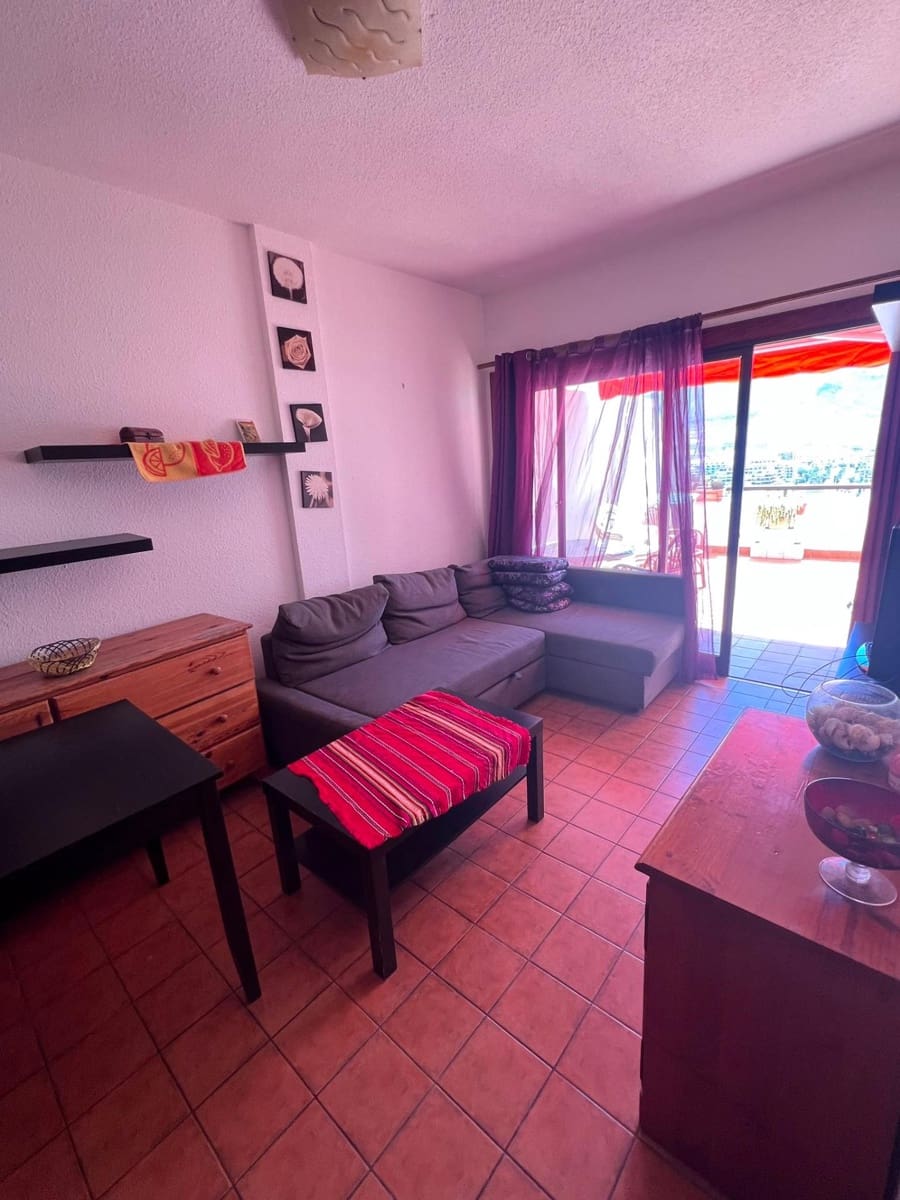1 chambre Appartement à vendre à Los Cristianos avec piscine - 299 000 € (Ref: 9892380)
