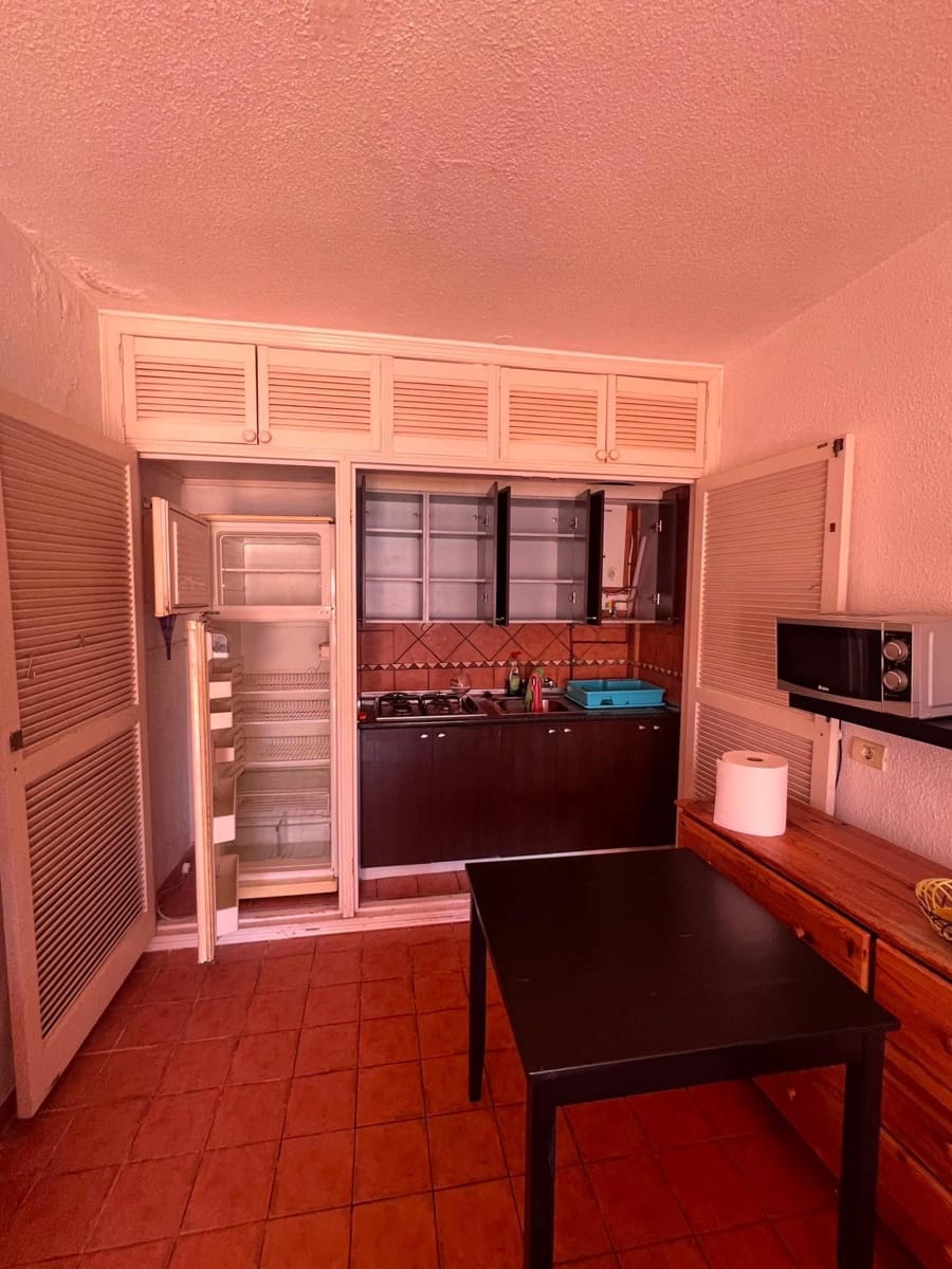 1 chambre Appartement à vendre à Los Cristianos avec piscine - 299 000 € (Ref: 9892380)