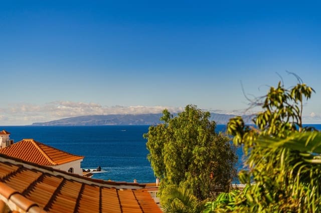 6 quarto Moradia para venda em Playa de la Arena, Santiago del Teide com piscina garagem - 1 195 000 € (Ref: 9913182)
