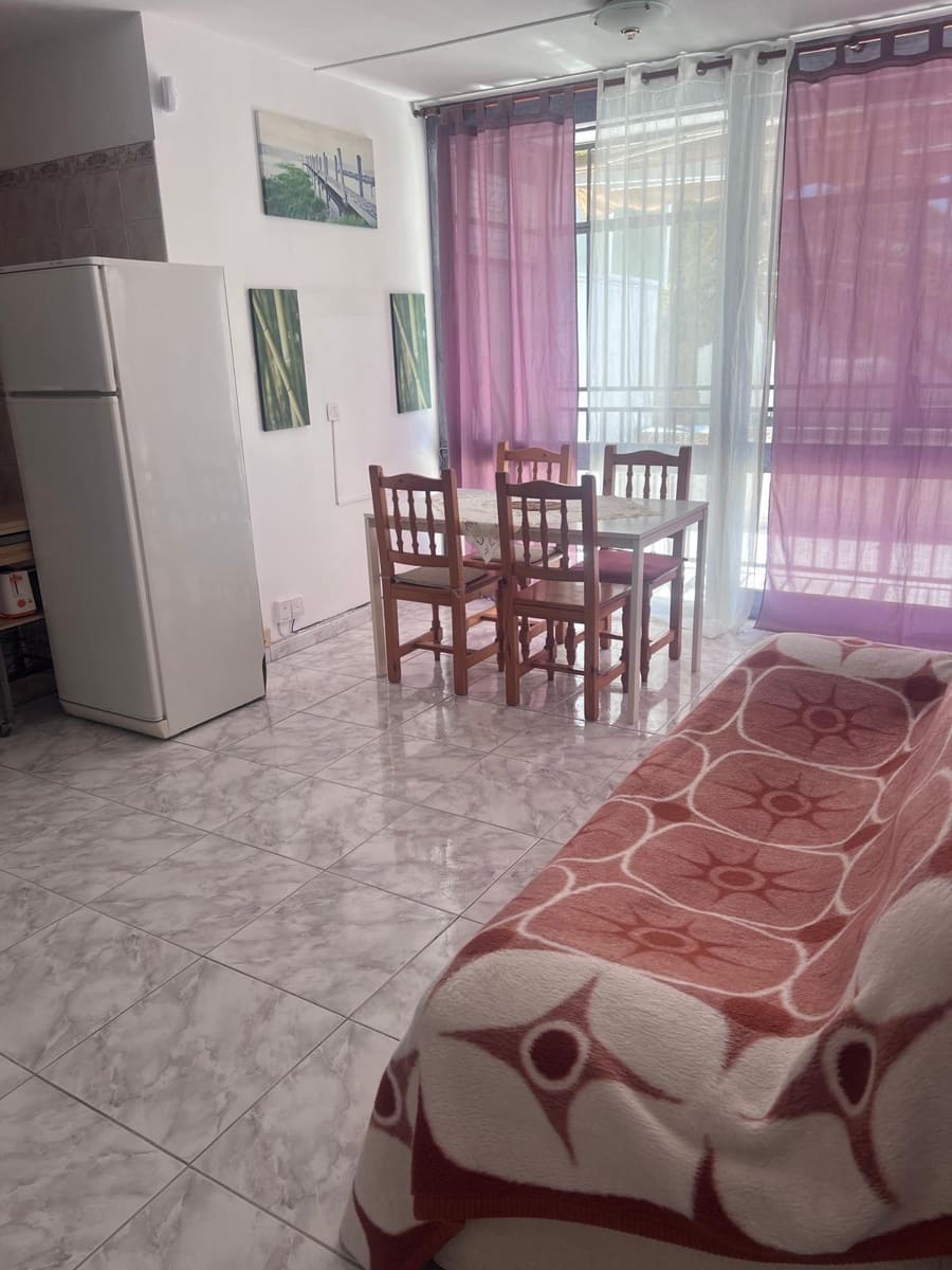 2 quarto Apartamento para arrendar em Arona com piscina - 1 200 € (Ref: 9927411)