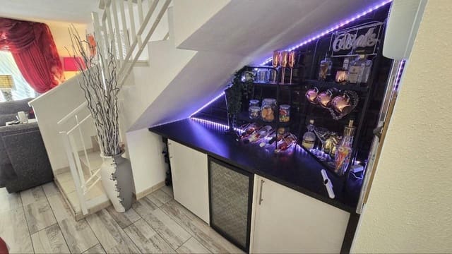 3 soveværelse Rækkehus til salg i Llano del Camello, San Miguel de Abona med swimmingpool garage - € 379.995 (Ref: 9998822)