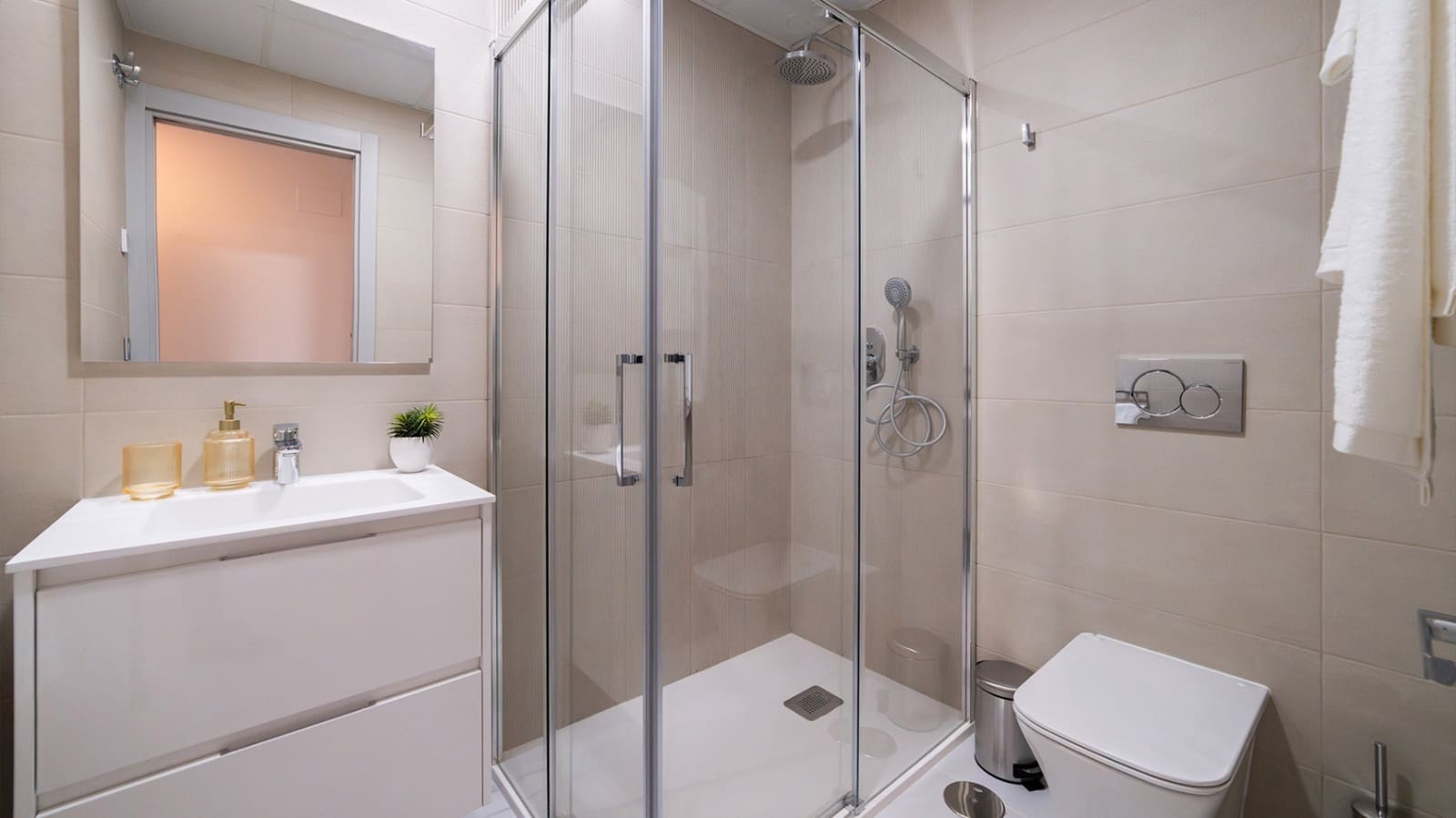 3 sypialnia Apartament na sprzedaż w Benidorm z basenem garażem - 489 000 € (Ref: 7627728)