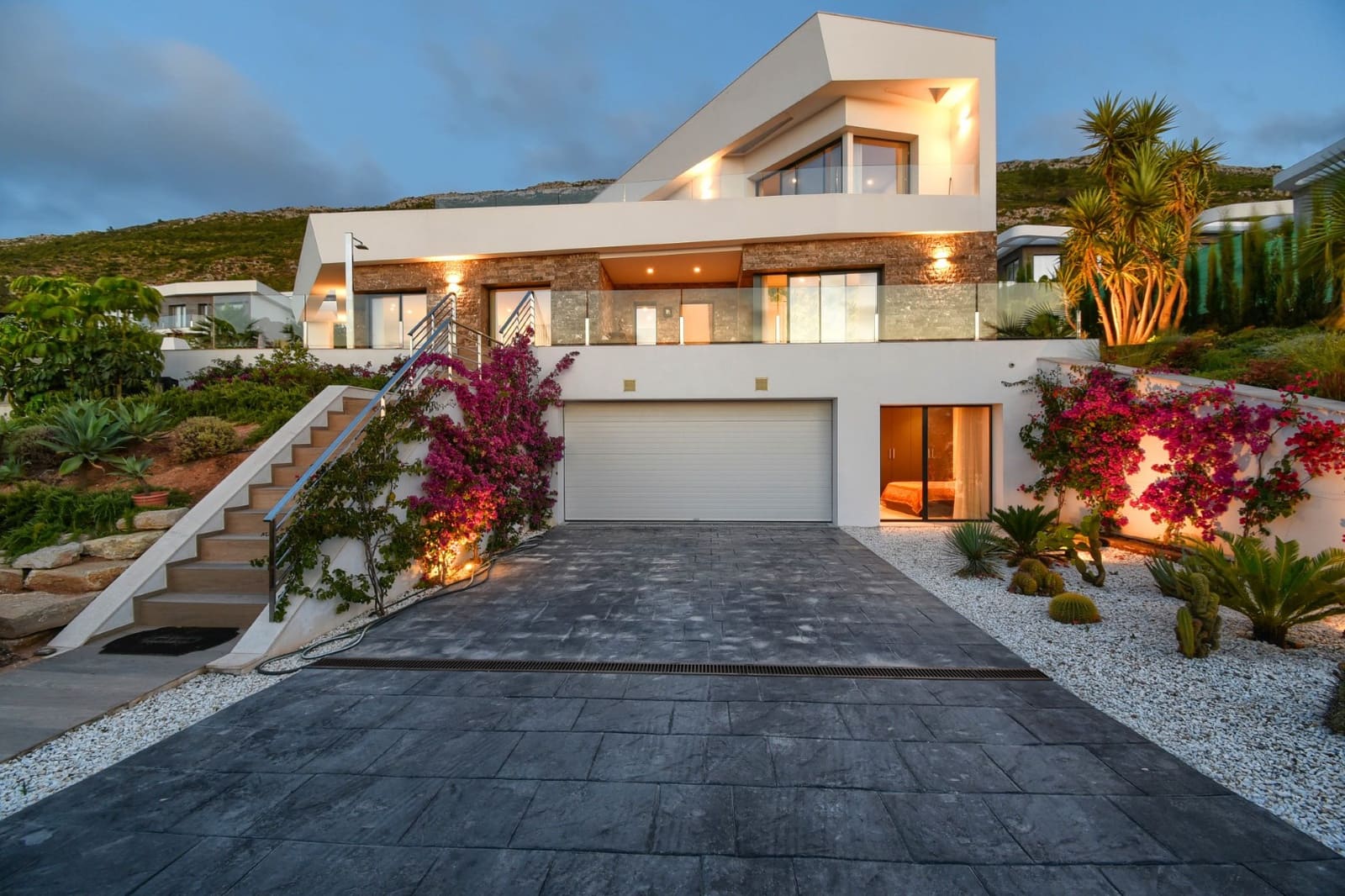 4 bedroom Villa for sale in Javea / Xabia with garage - € 1,575,000 (Ref: 7730806)