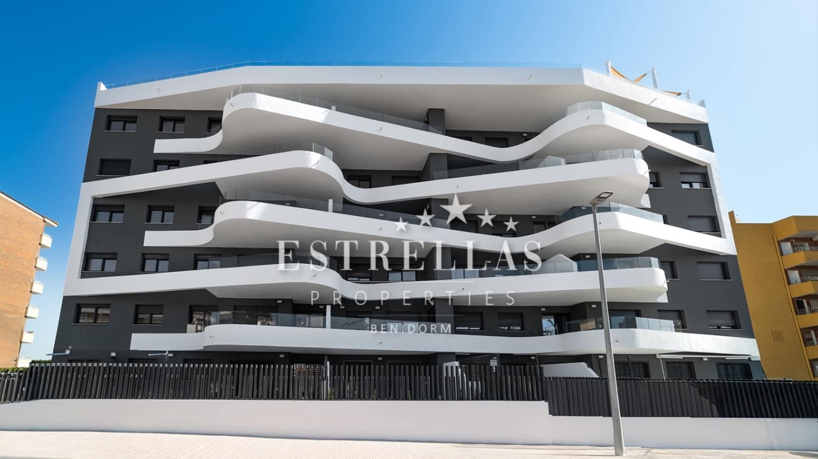 3 slaapkamer Appartement te koop in Torrevieja met zwembad garage - € 412.000 (Ref: 7863641)