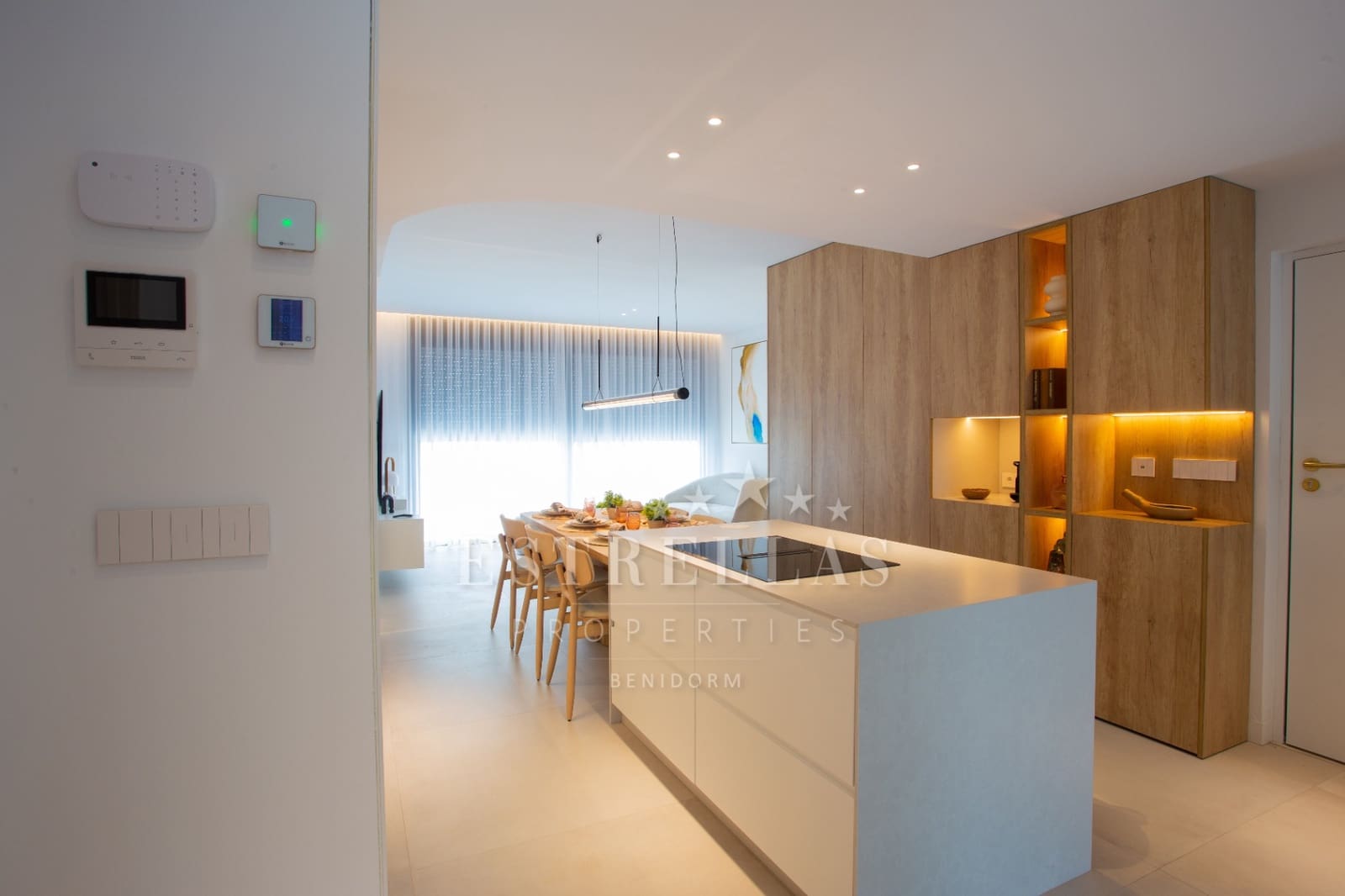 2 soverom Leilighet til salgs i La Manga del Mar Menor med svømmebasseng garasje - € 469 000 (Ref: 8309471)