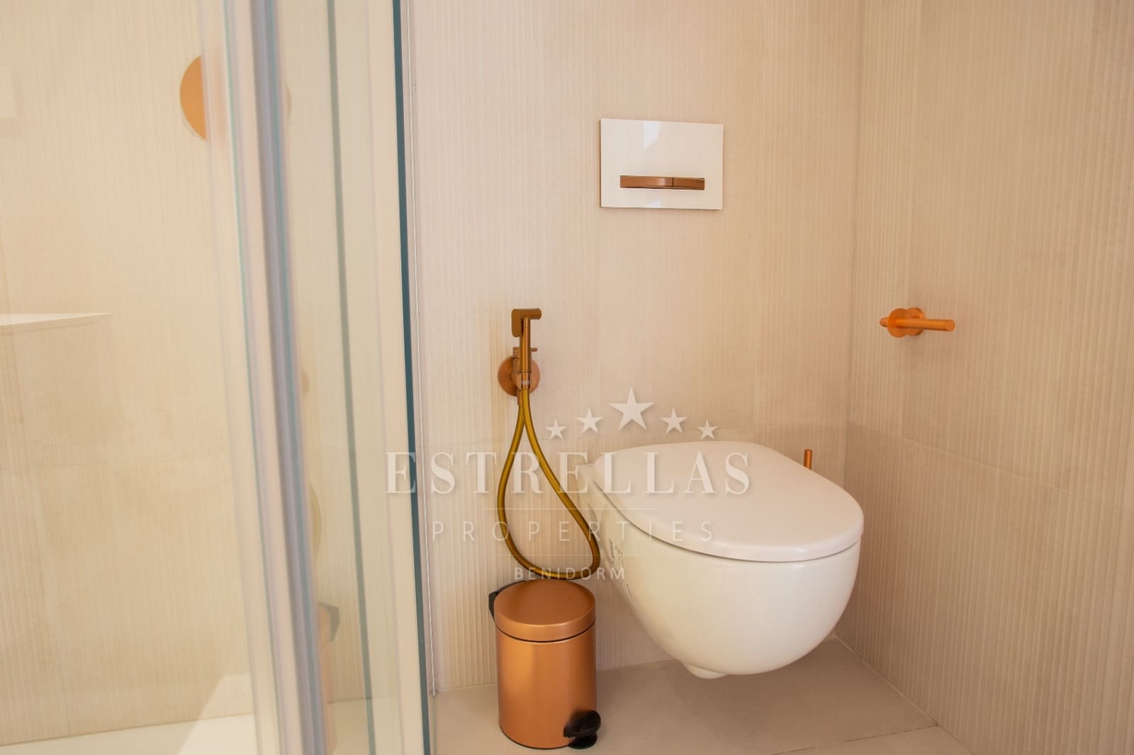 2 soverom Leilighet til salgs i La Manga del Mar Menor med svømmebasseng garasje - € 469 000 (Ref: 8309471)