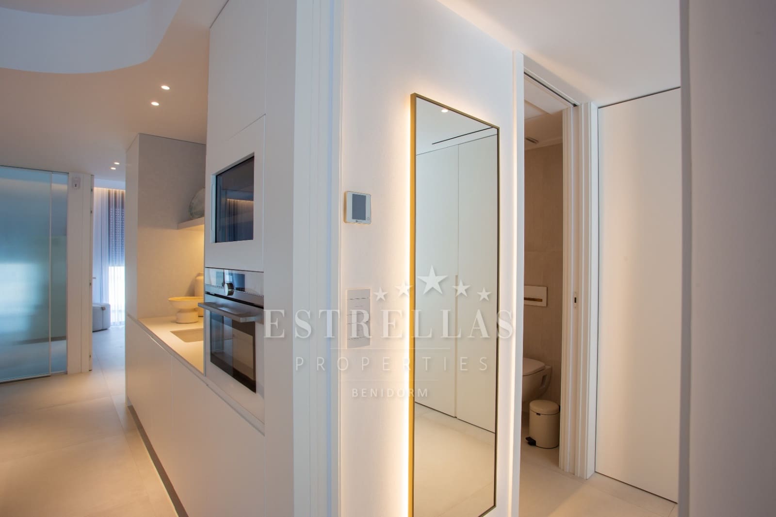 2 soverom Leilighet til salgs i La Manga del Mar Menor med svømmebasseng garasje - € 469 000 (Ref: 8309471)