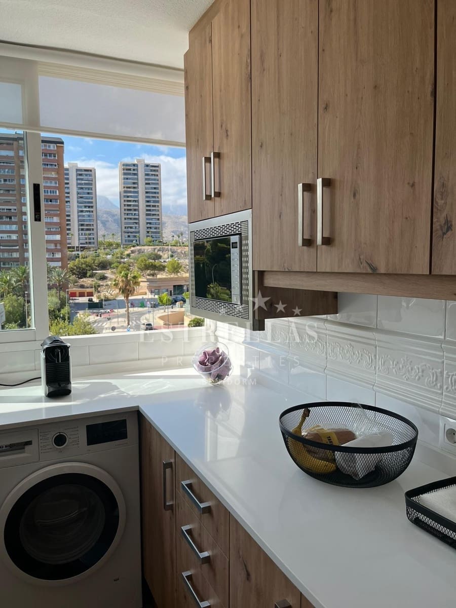 3 soverom Leilighet til leie i Benidorm med svømmebasseng garasje - € 1 550 (Ref: 8433224)