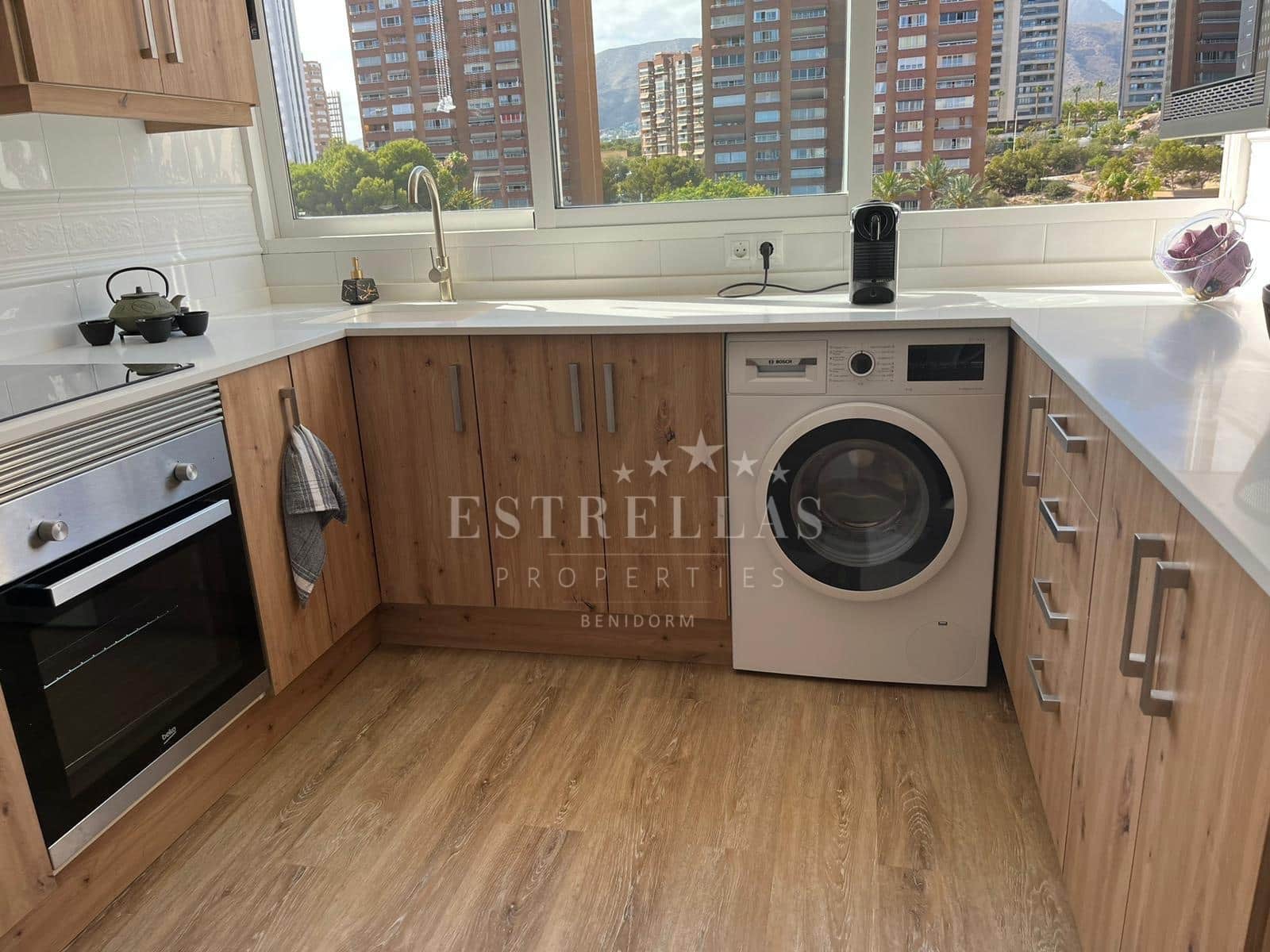 3 soverom Leilighet til leie i Benidorm med svømmebasseng garasje - € 1 550 (Ref: 8433224)