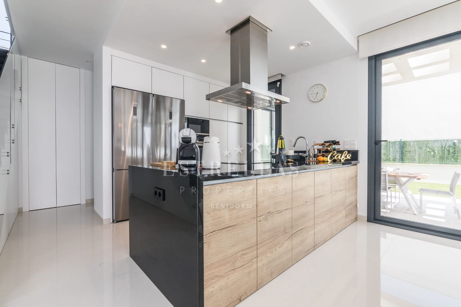 Chalet de 3 habitaciones en Finestrat en venta con piscina garaje - 1.300.000 € (Ref: 8436041)