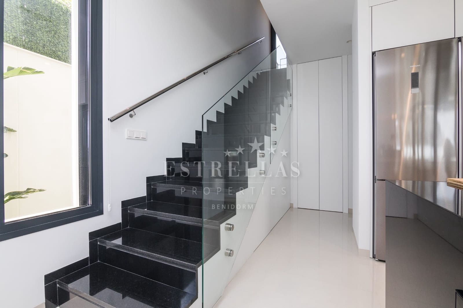 Chalet de 3 habitaciones en Finestrat en venta con piscina garaje - 1.300.000 € (Ref: 8436041)