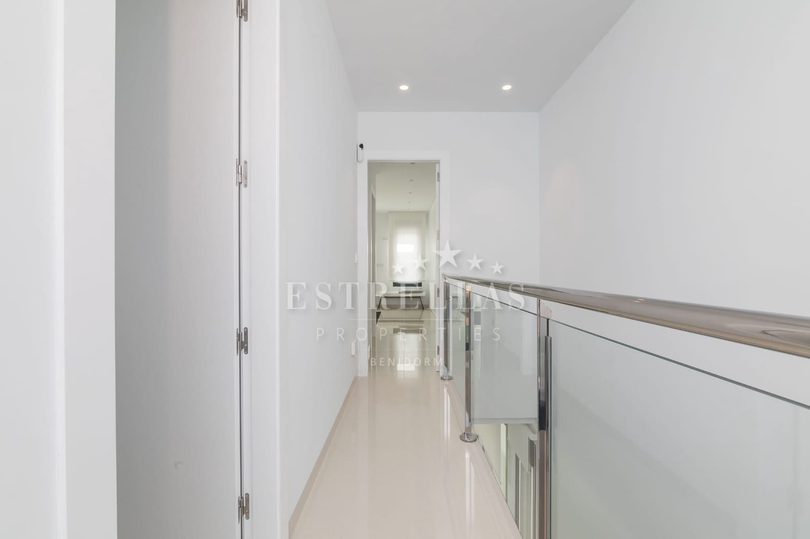 Chalet de 3 habitaciones en Finestrat en venta con piscina garaje - 1.300.000 € (Ref: 8436041)