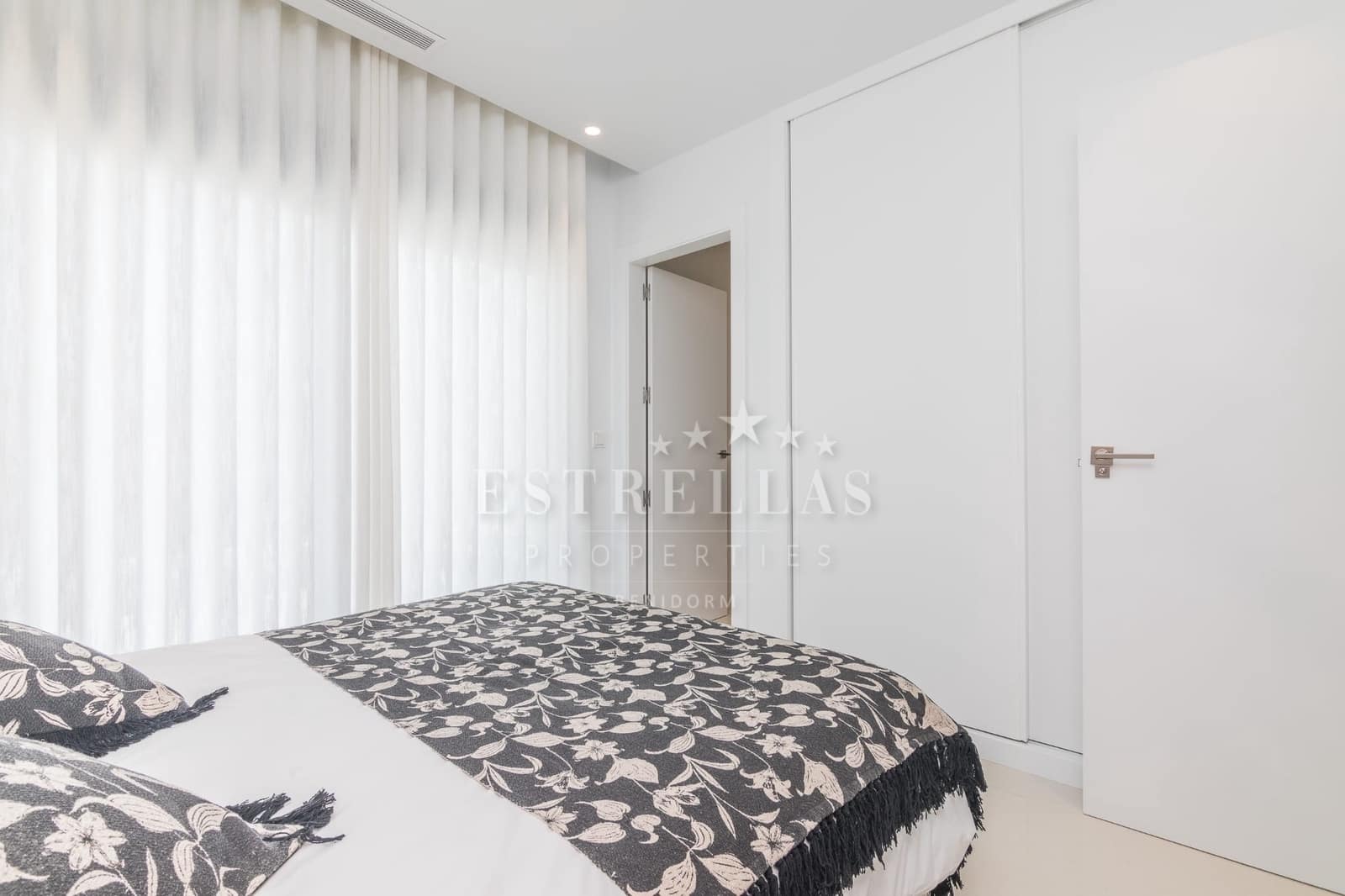 Chalet de 3 habitaciones en Finestrat en venta con piscina garaje - 1.300.000 € (Ref: 8436041)