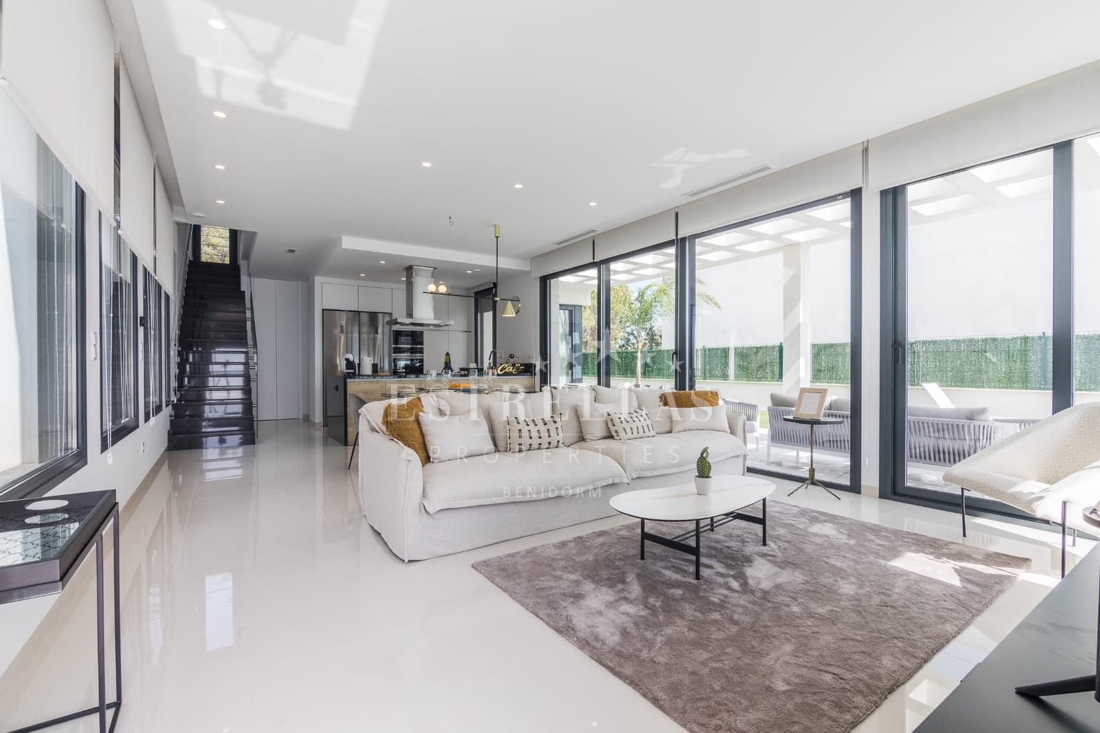 Chalet de 3 habitaciones en Finestrat en venta con piscina garaje - 1.300.000 € (Ref: 8436041)