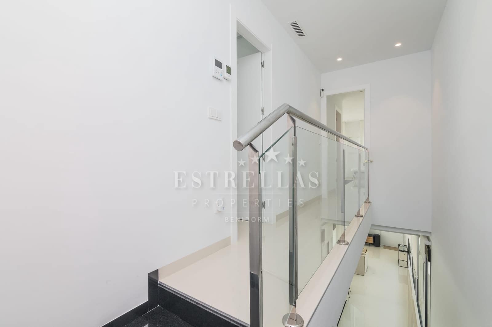 Chalet de 3 habitaciones en Finestrat en venta con piscina garaje - 1.300.000 € (Ref: 8436041)