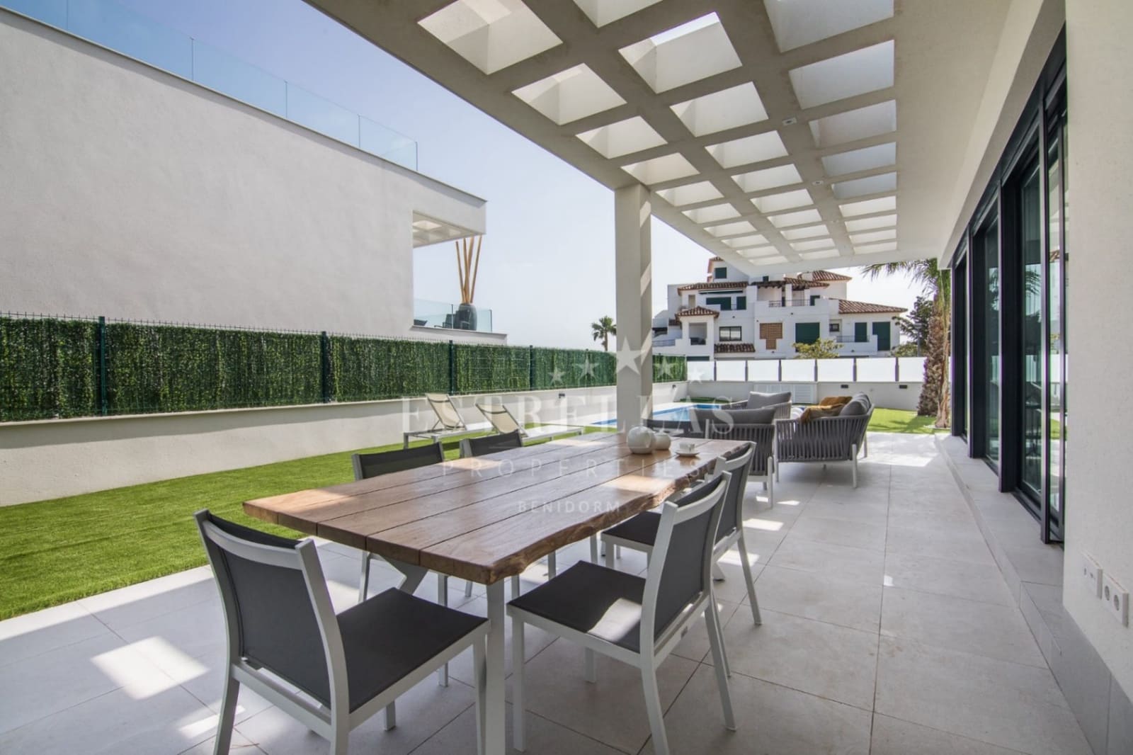 Chalet de 3 habitaciones en Finestrat en venta con piscina garaje - 1.300.000 € (Ref: 8436041)