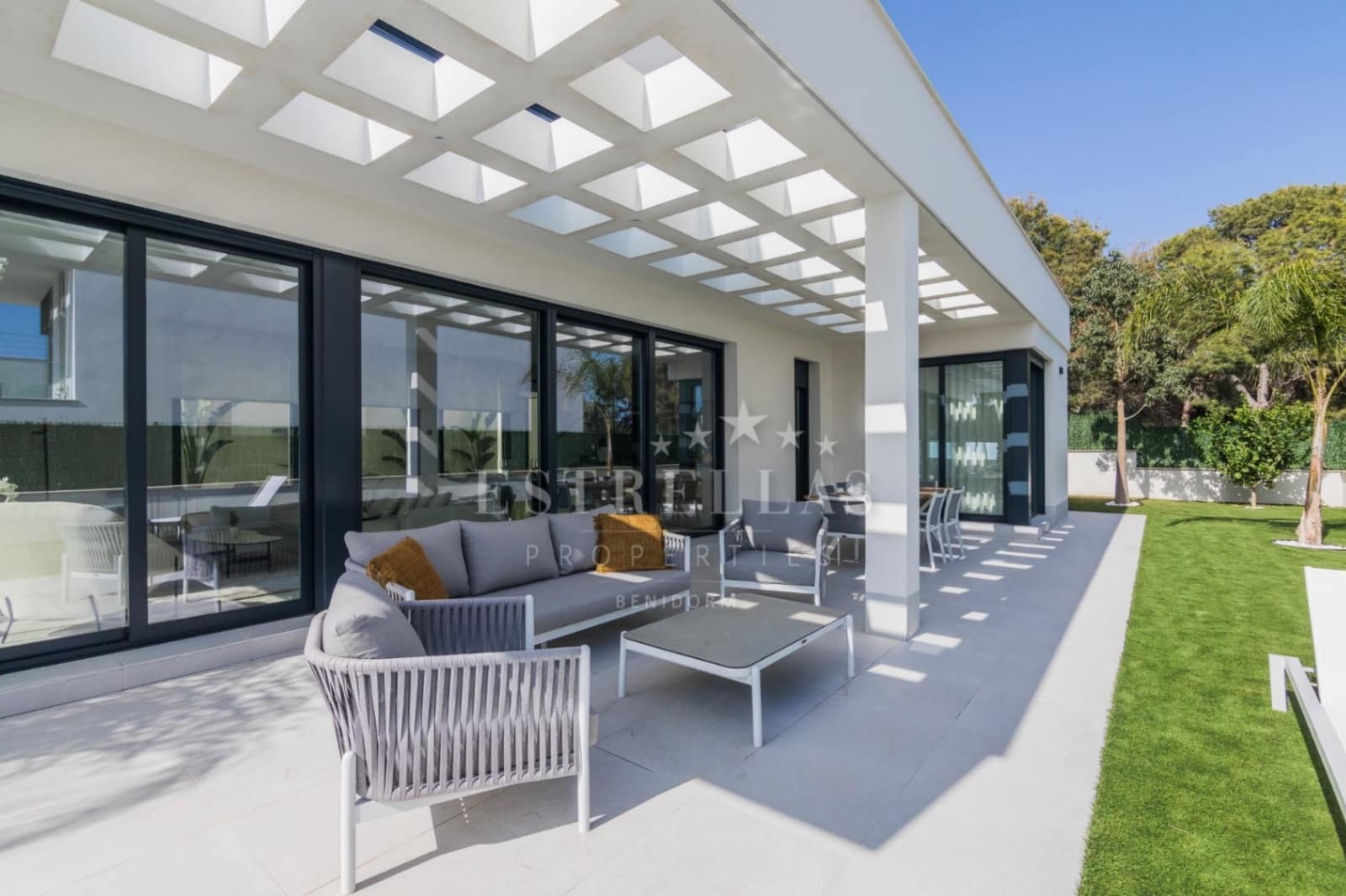 Chalet de 3 habitaciones en Finestrat en venta con piscina garaje - 1.300.000 € (Ref: 8436041)