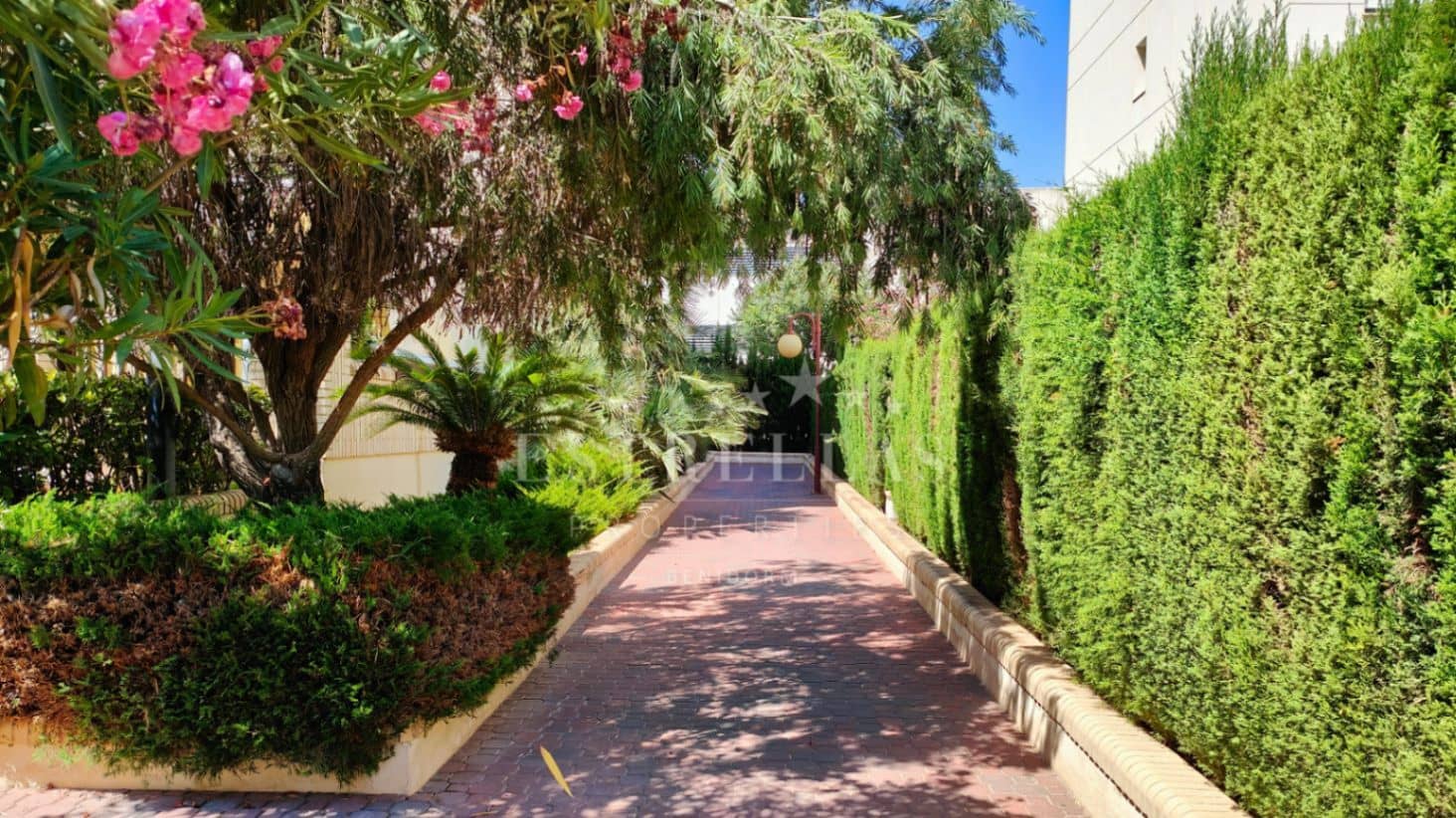 2 soverom Leilighet til salgs i Alfaz del Pi / L'Alfas del Pi med svømmebasseng - € 279 000 (Ref: 8475187)