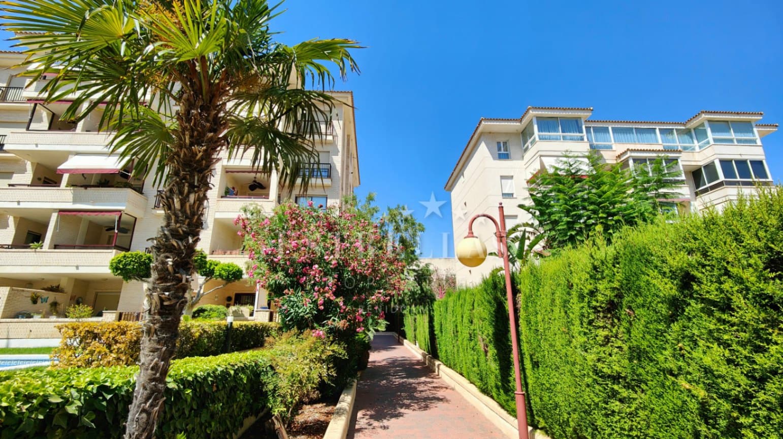 2 soverom Leilighet til salgs i Alfaz del Pi / L'Alfas del Pi med svømmebasseng - € 279 000 (Ref: 8475187)