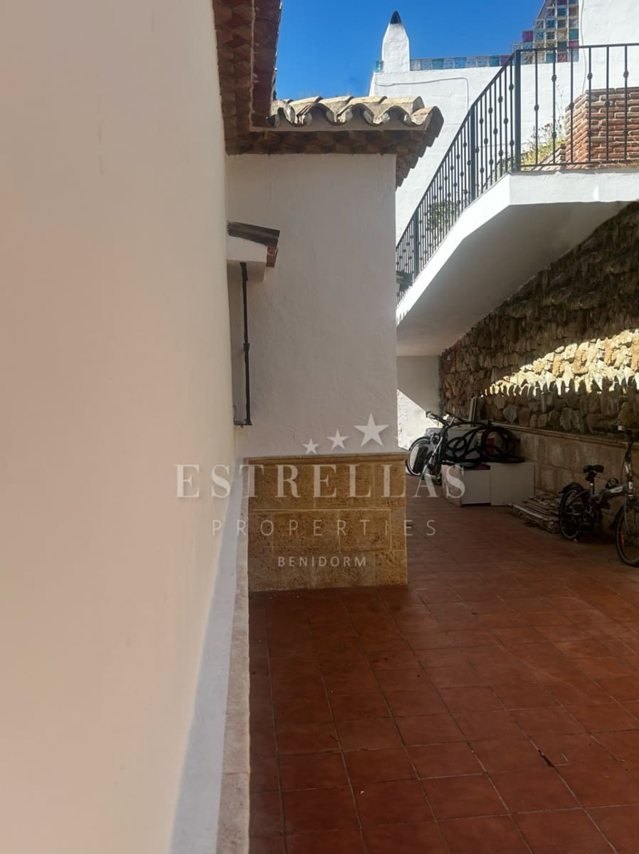 4 slaapkamer Villa te koop in Benahavis met zwembad garage - € 950.000 (Ref: 8486760)