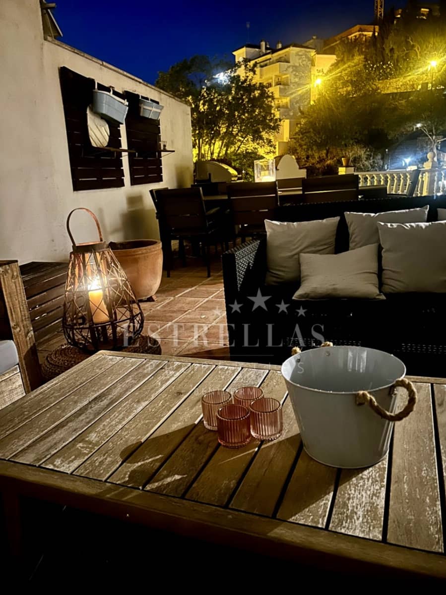 4 slaapkamer Villa te koop in Benahavis met zwembad garage - € 950.000 (Ref: 8486760)