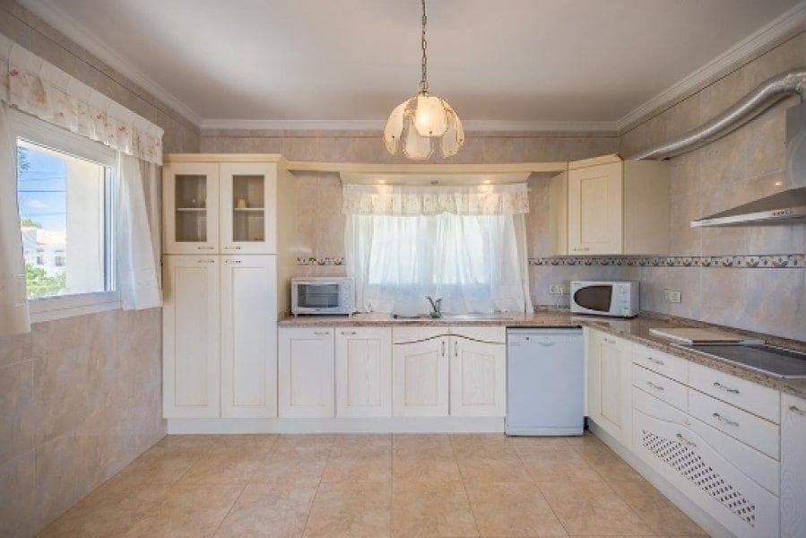 Chalet de 12 habitaciones en Calpe / Calp en venta con piscina - 1.500.000 € (Ref: 9067301)