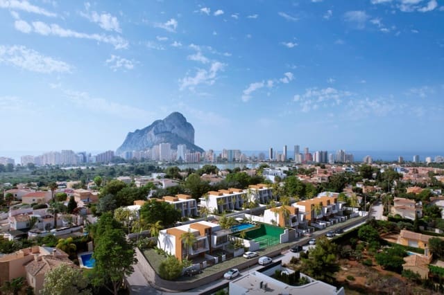 3 slaapkamer Villa te koop in Calpe / Calp met zwembad - € 755.000 (Ref: 9067367)
