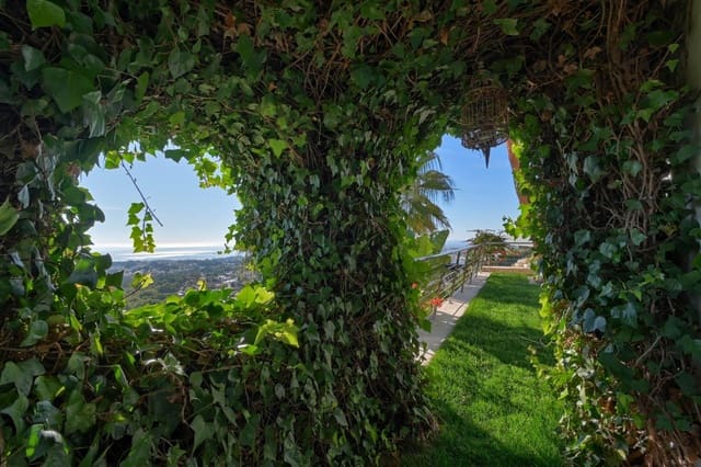 6 soveværelse Villa til salg i Benissa med swimmingpool - € 4.750.000 (Ref: 9067494)