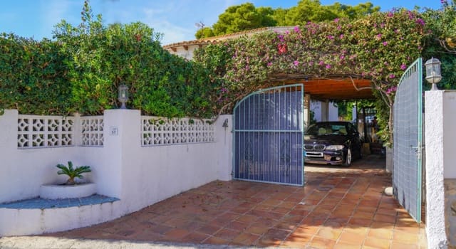 2 soveværelse Villa til salg i Calpe / Calp med swimmingpool - € 448.000 (Ref: 9067496)