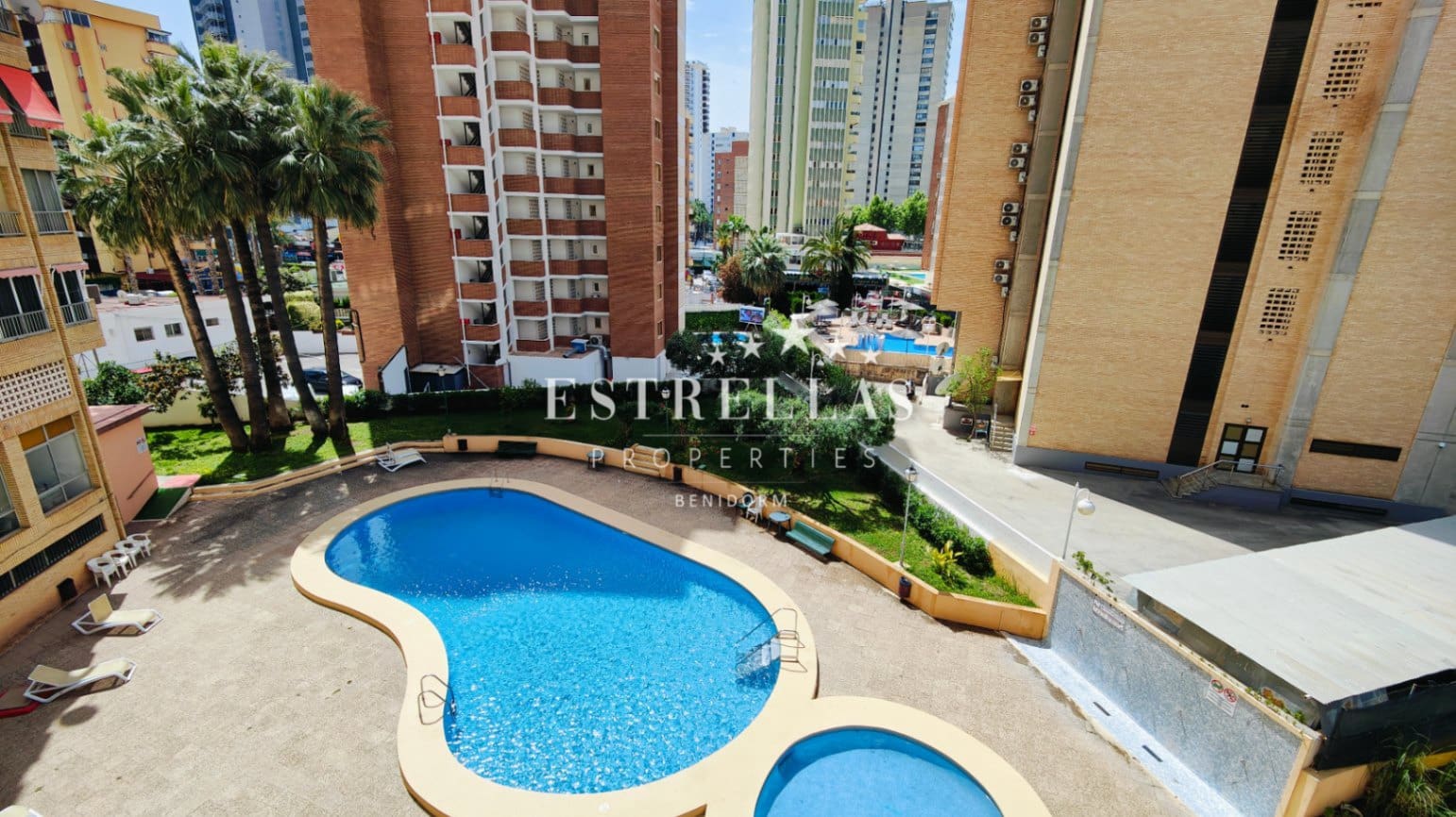 1 Zimmer Apartment zu verkaufen in Benidorm mit Pool Garage - 231.000 € (Ref: 9067498)