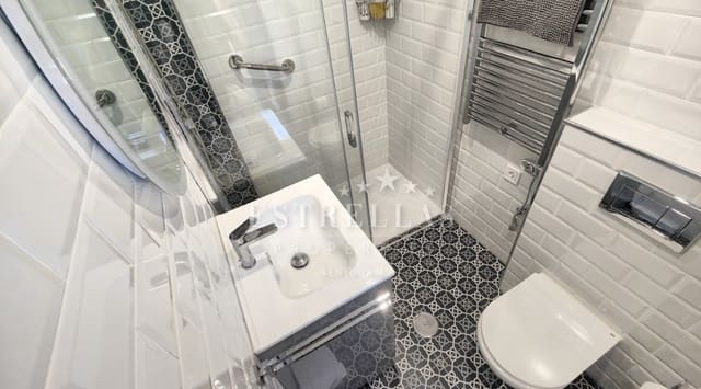 1 soverom Leilighet til salgs i Benidorm med svømmebasseng garasje - € 189 000 (Ref: 9067500)