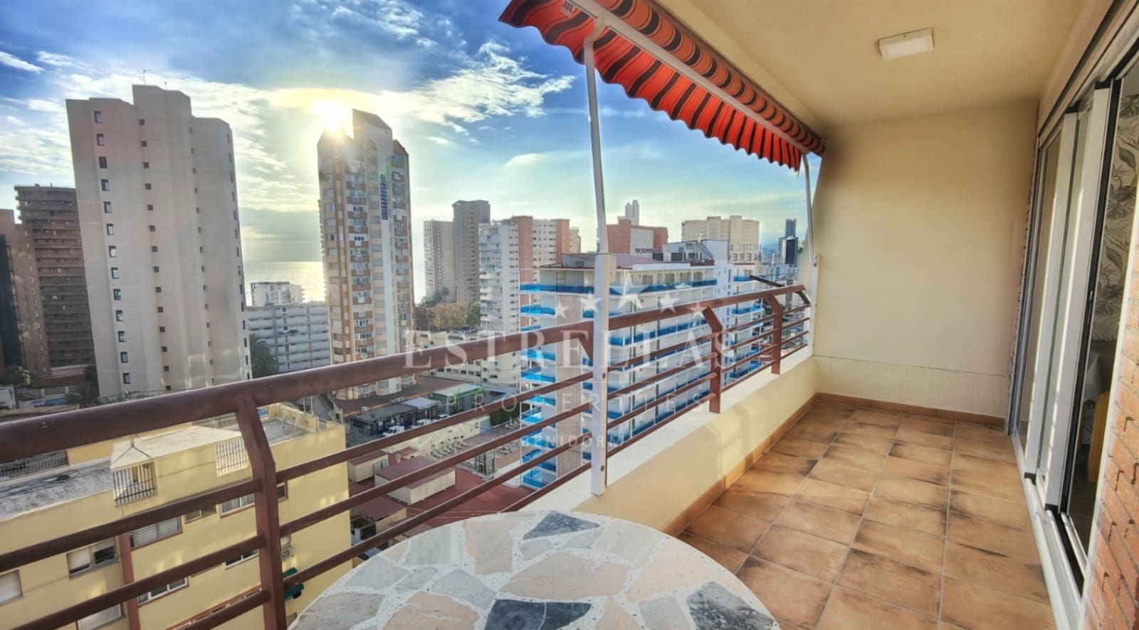 1 soverom Leilighet til salgs i Benidorm med svømmebasseng garasje - € 189 000 (Ref: 9067500)