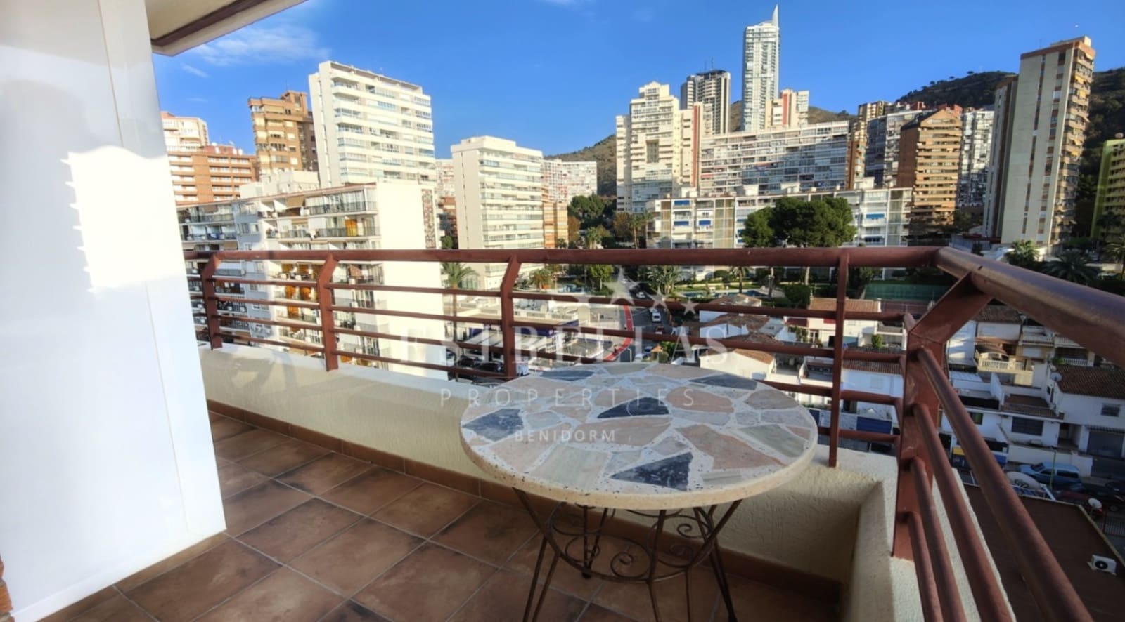 1 soverom Leilighet til salgs i Benidorm med svømmebasseng garasje - € 189 000 (Ref: 9067500)