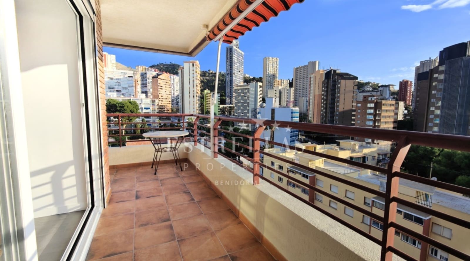 1 soverom Leilighet til salgs i Benidorm med svømmebasseng garasje - € 189 000 (Ref: 9067500)