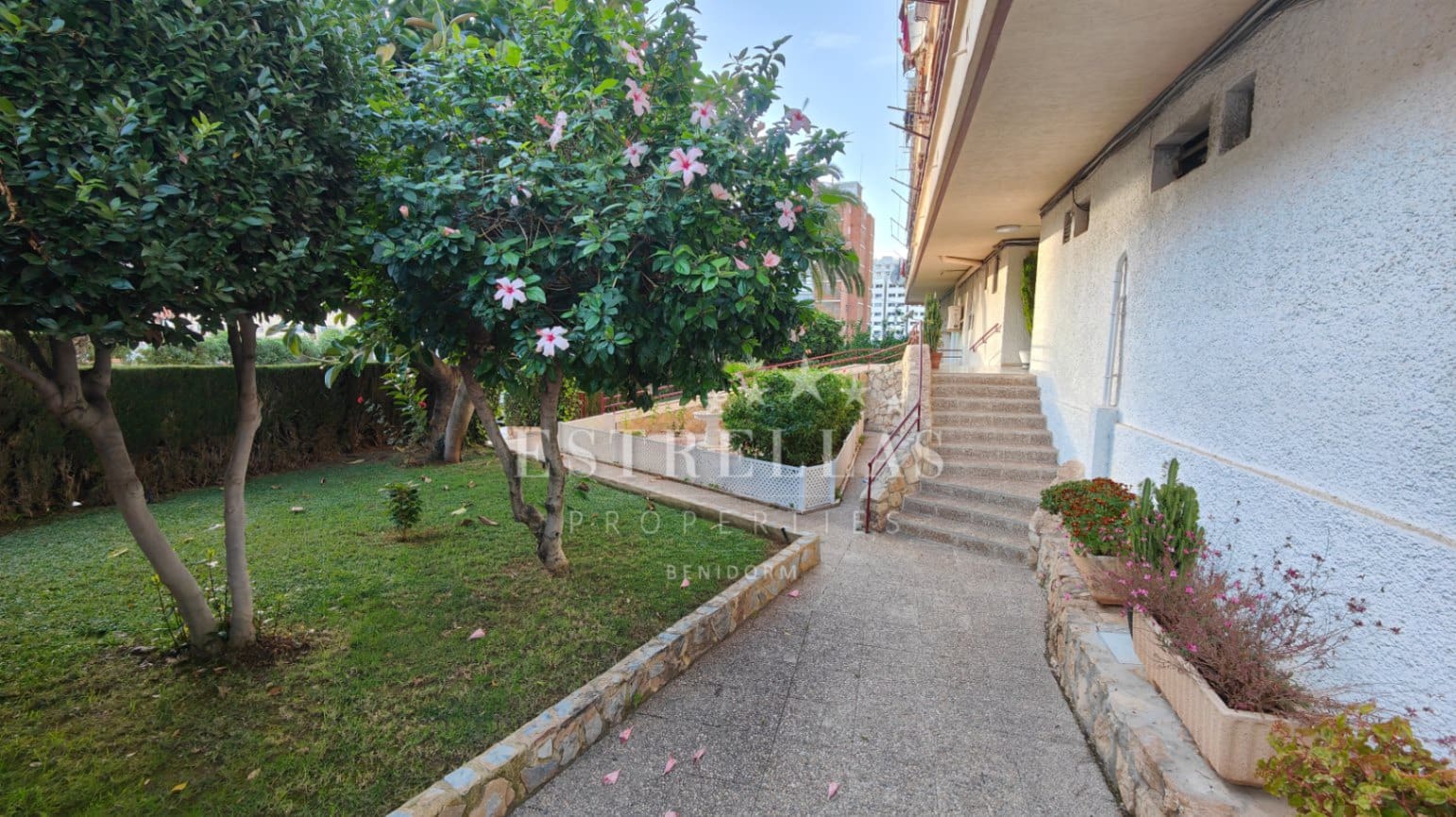 1 soverom Leilighet til salgs i Benidorm med svømmebasseng garasje - € 189 000 (Ref: 9067500)