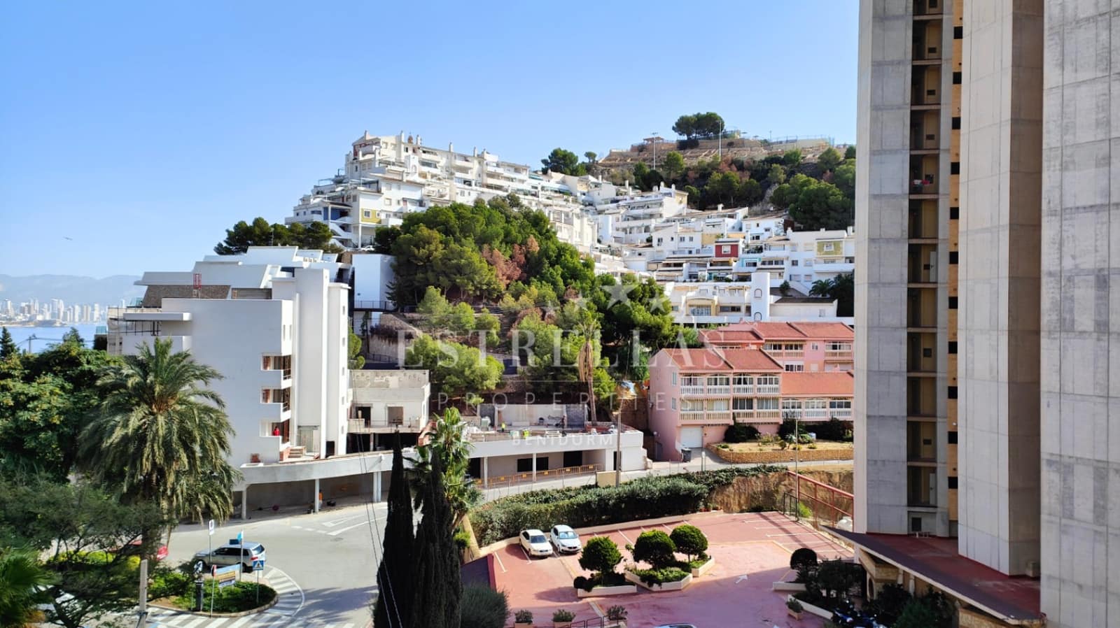 2 soverom Leilighet til salgs i Benidorm med svømmebasseng garasje - € 279 000 (Ref: 9067532)