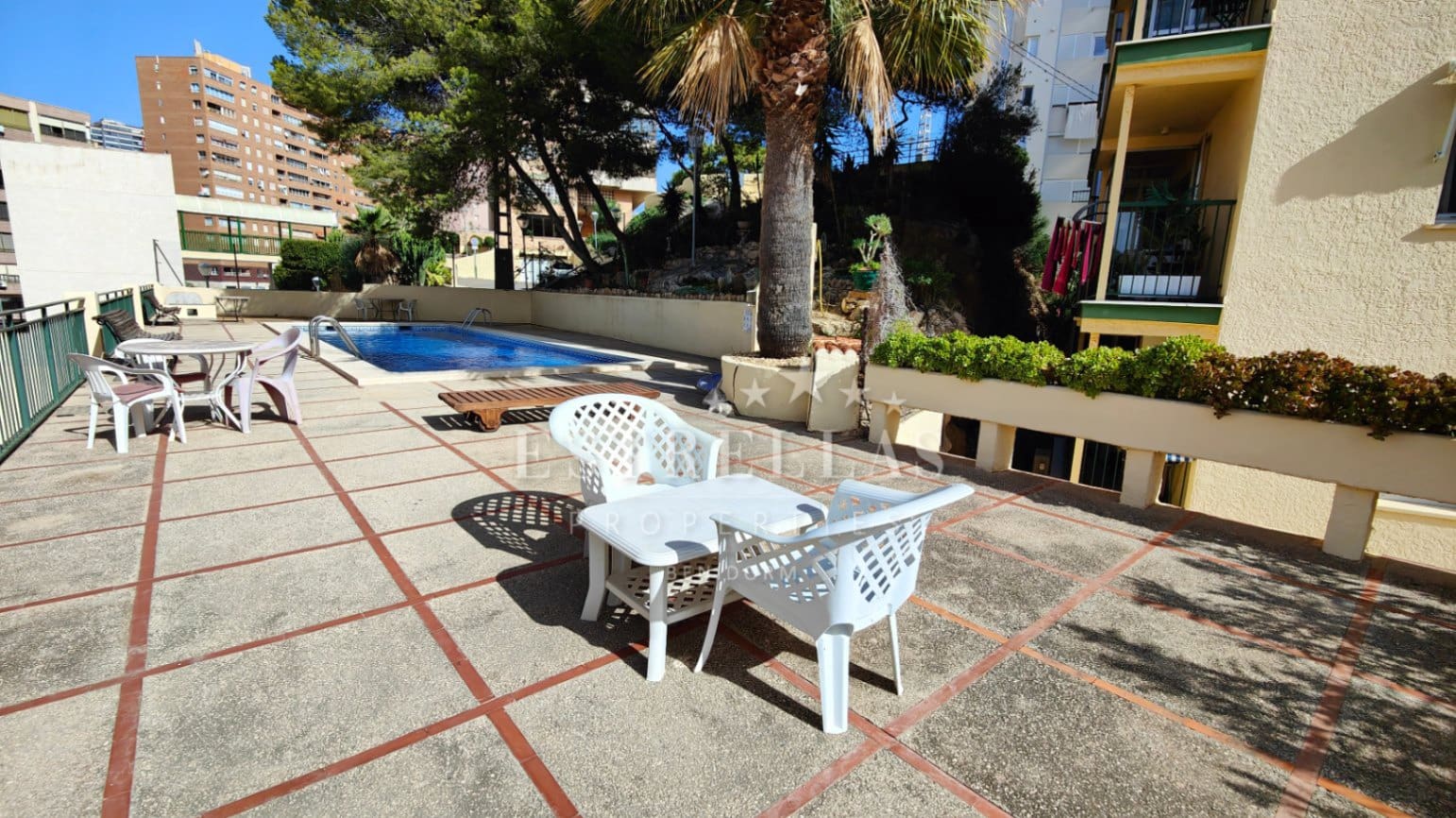 2 soverom Leilighet til salgs i Benidorm med svømmebasseng garasje - € 279 000 (Ref: 9067532)