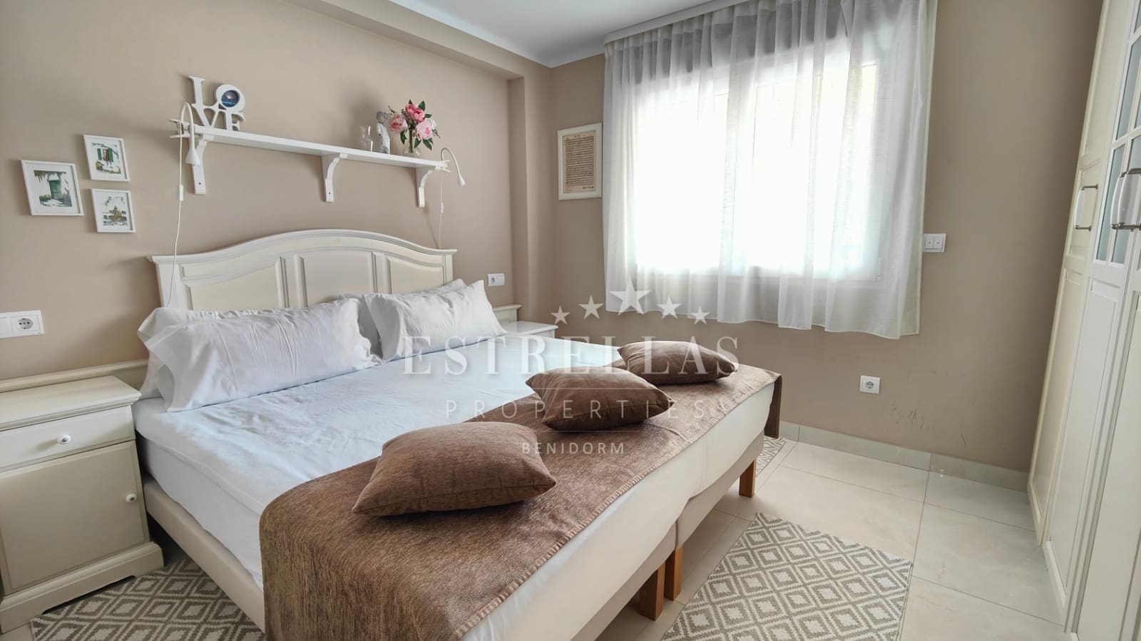 2 soverom Leilighet til salgs i Benidorm med svømmebasseng garasje - € 279 000 (Ref: 9067532)