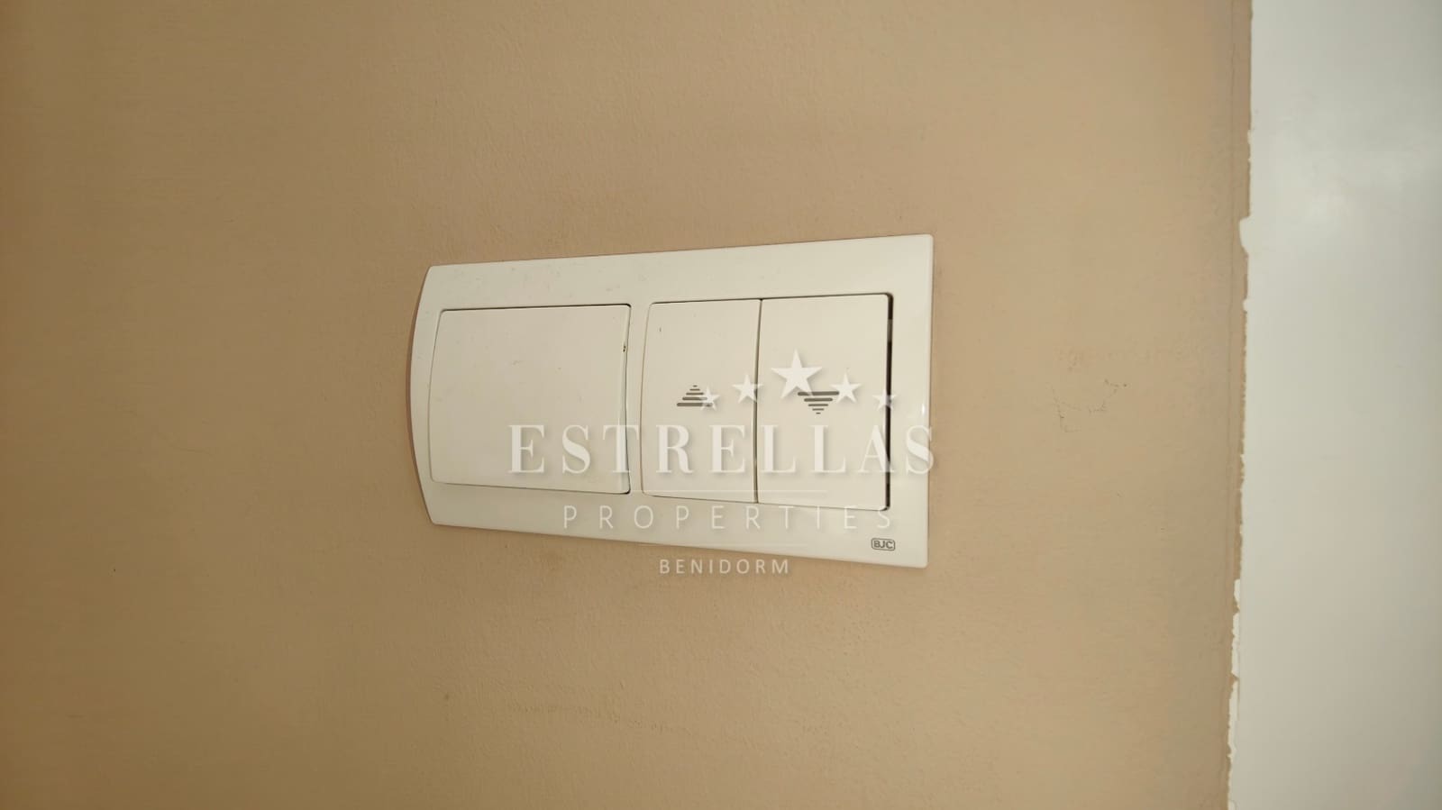 2 soverom Leilighet til salgs i Benidorm med svømmebasseng garasje - € 279 000 (Ref: 9067532)