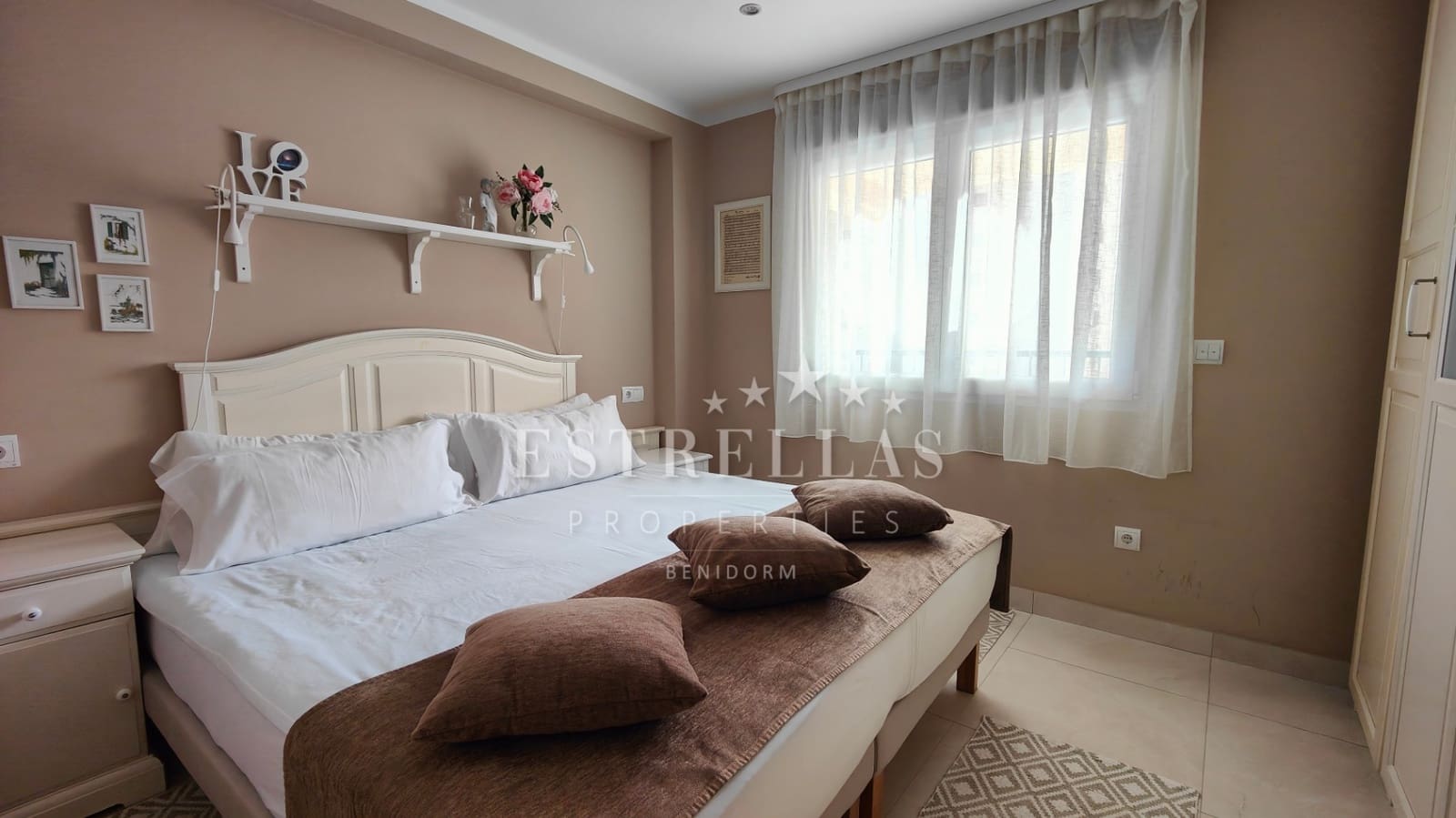 2 soverom Leilighet til salgs i Benidorm med svømmebasseng garasje - € 279 000 (Ref: 9067532)