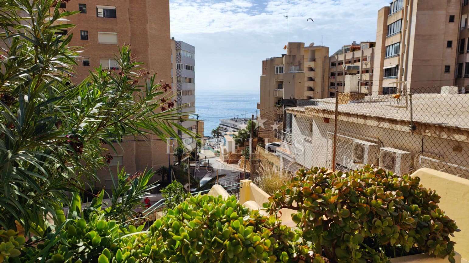 2 soverom Leilighet til salgs i Benidorm med svømmebasseng garasje - € 279 000 (Ref: 9067532)