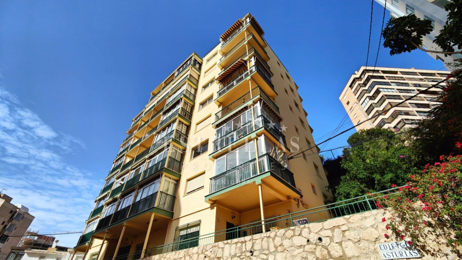 2 soverom Leilighet til salgs i Benidorm med svømmebasseng garasje - € 279 000 (Ref: 9067532)