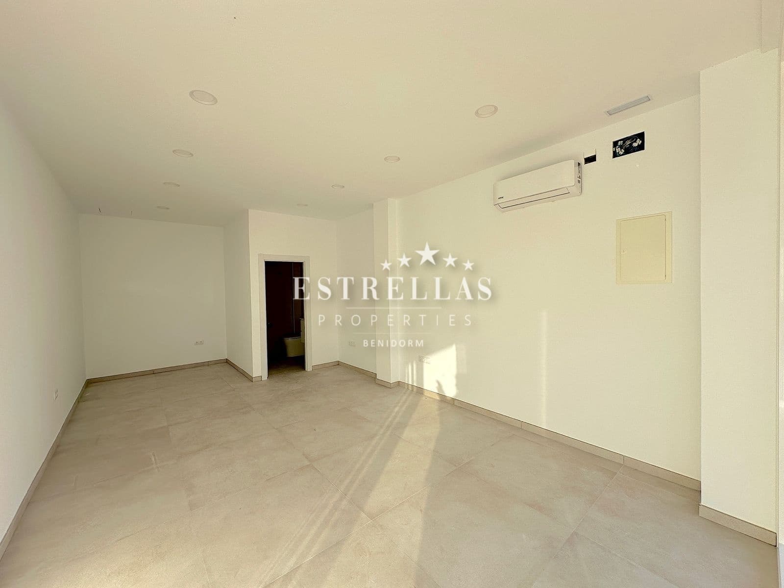 Erhverv til salg i Benidorm - € 119.000 (Ref: 9067557)