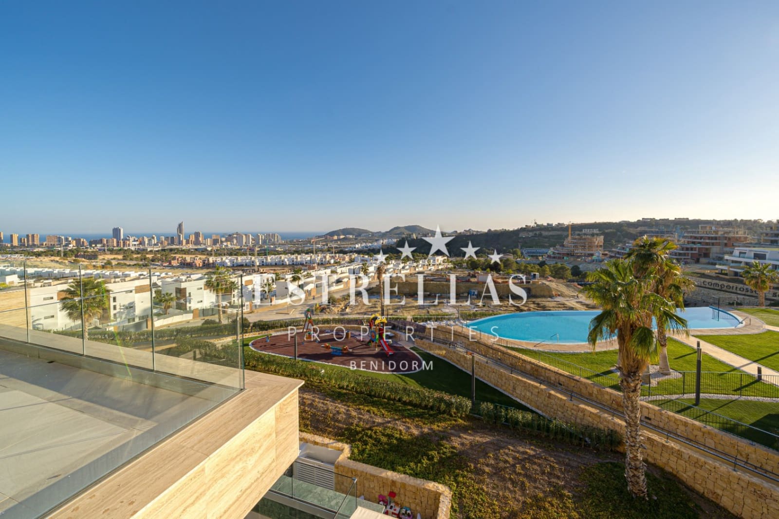 3 sypialnia Apartament na sprzedaż w Finestrat z basenem garażem - 585 000 € (Ref: 9067664)