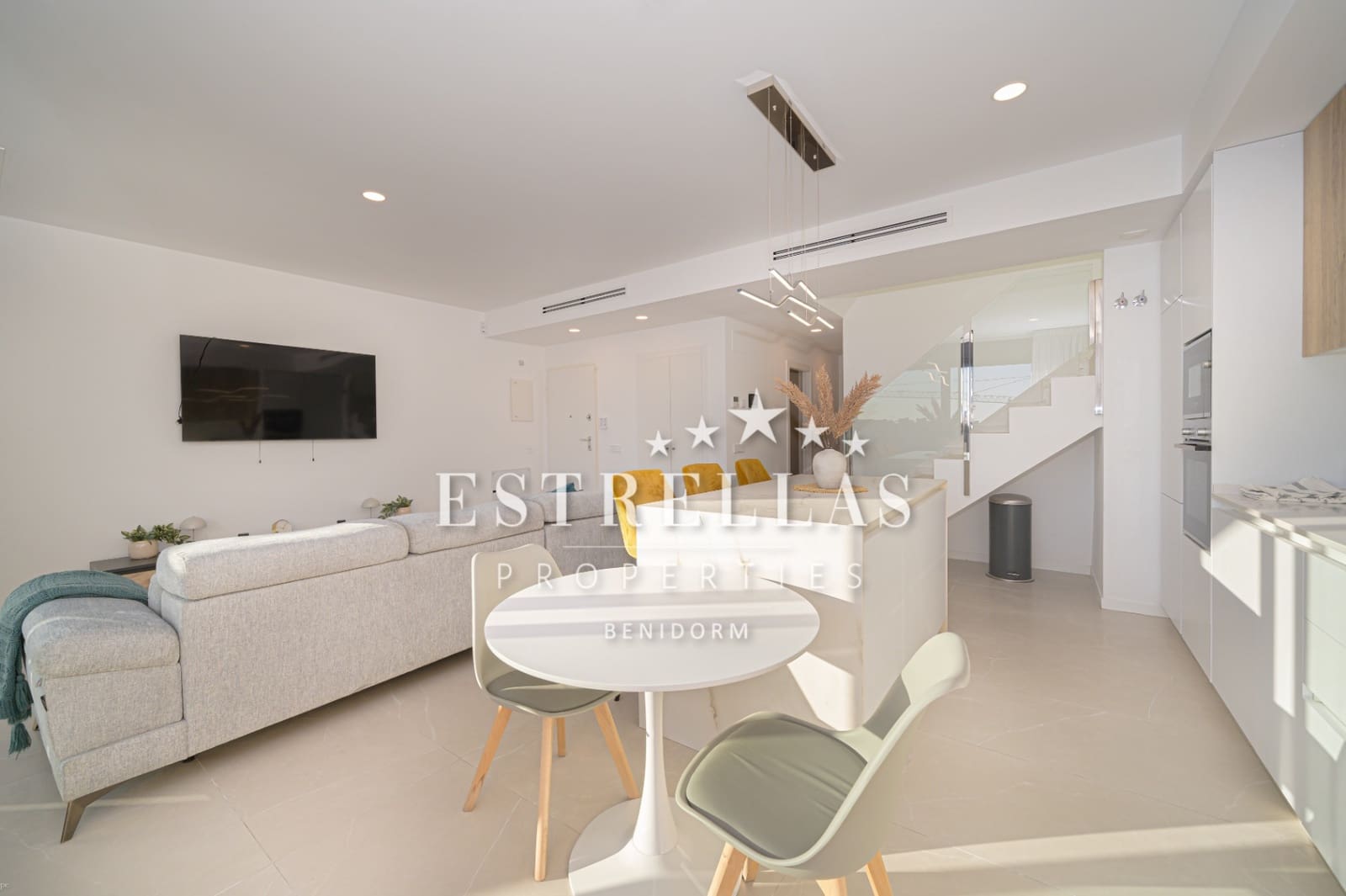 3 sypialnia Apartament na sprzedaż w Finestrat z basenem garażem - 585 000 € (Ref: 9067664)