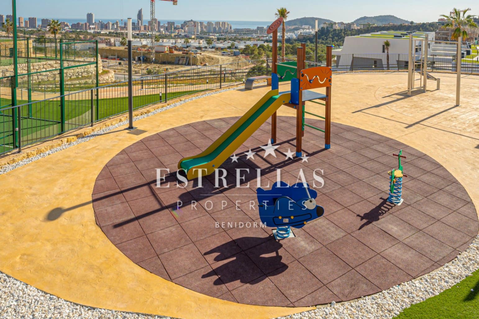 3 sypialnia Apartament na sprzedaż w Finestrat z basenem garażem - 585 000 € (Ref: 9067664)