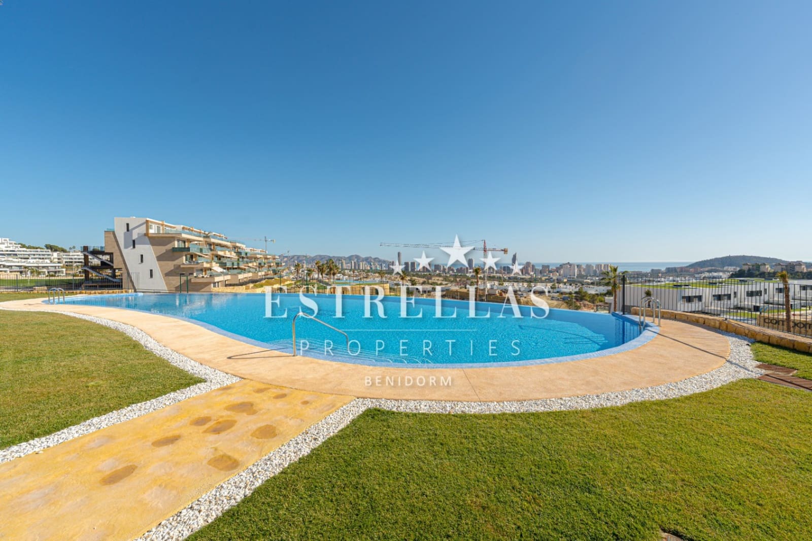 3 sypialnia Apartament na sprzedaż w Finestrat z basenem garażem - 585 000 € (Ref: 9067664)