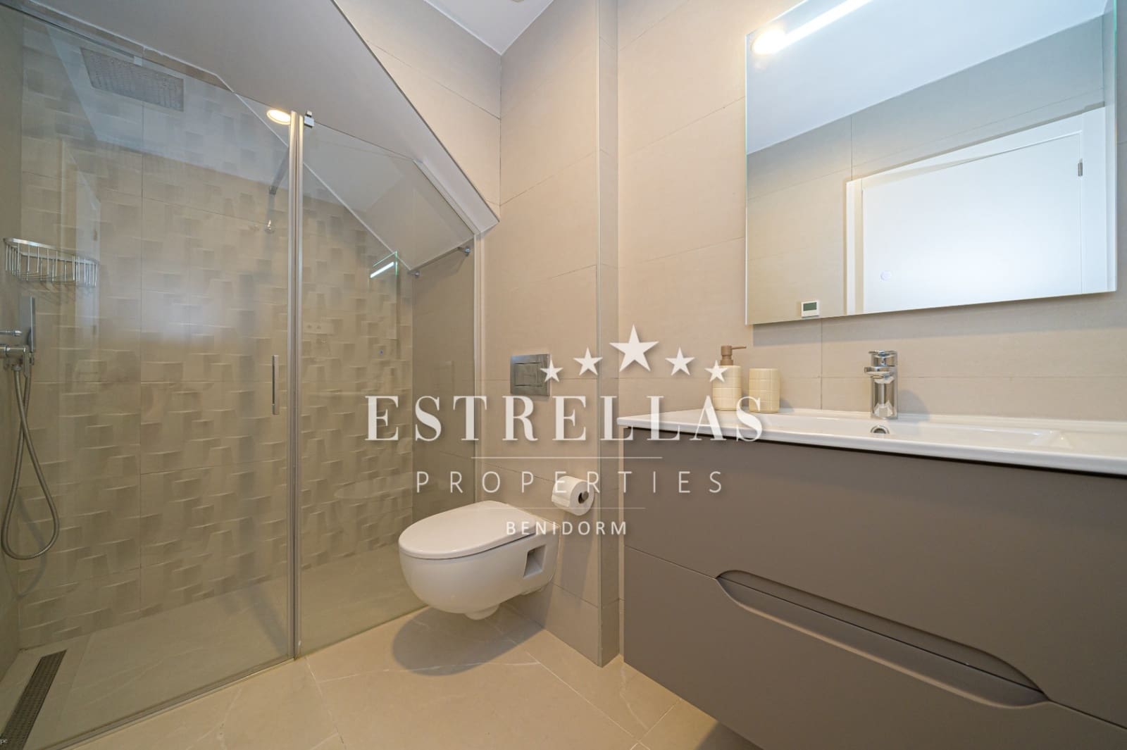 3 sypialnia Apartament na sprzedaż w Finestrat z basenem garażem - 585 000 € (Ref: 9067664)