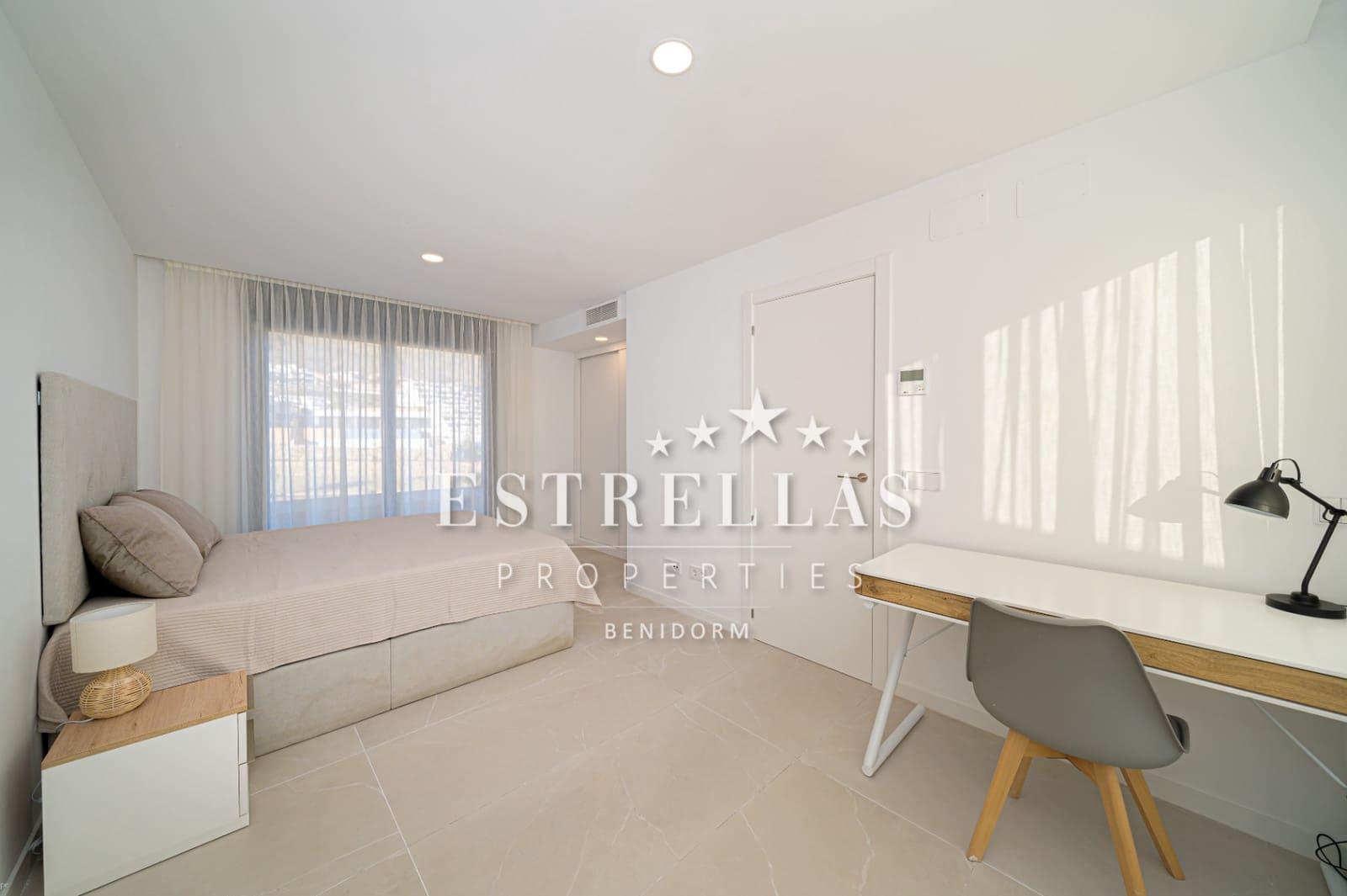 3 sypialnia Apartament na sprzedaż w Finestrat z basenem garażem - 585 000 € (Ref: 9067664)